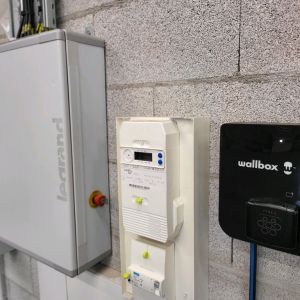 installation borne recharge wallbox 22 kw avec gestion par badge rfid